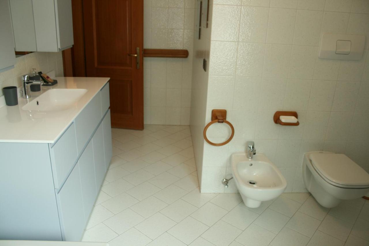 Le Stanze Di Saraswati Hotel Salorno Bagian luar foto